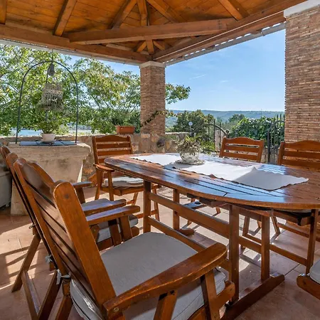 Awesome In With Wifi Malinska