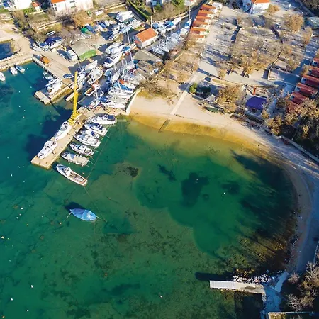 Holiday home Awesome In With Wifi Malinska